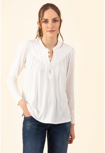 Studio white T-shirt